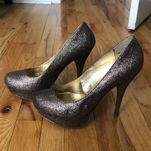 🌼 Steve Madden Glitter Pumps